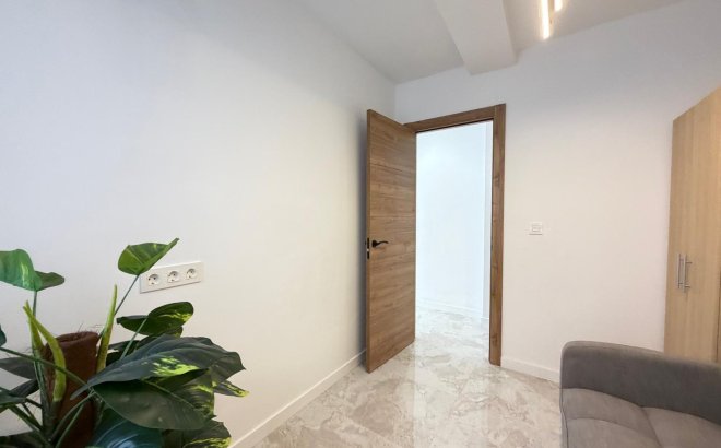 Resale - Penthouse -
Torrevieja - Playa del Cura