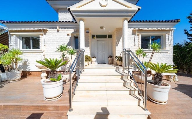 Resale - Villa -
Torrevieja - Torre La Mata