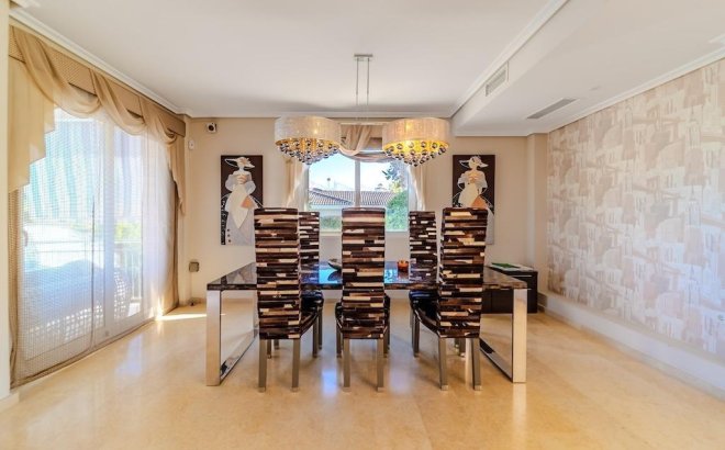 Resale - Villa -
Torrevieja - Torre La Mata