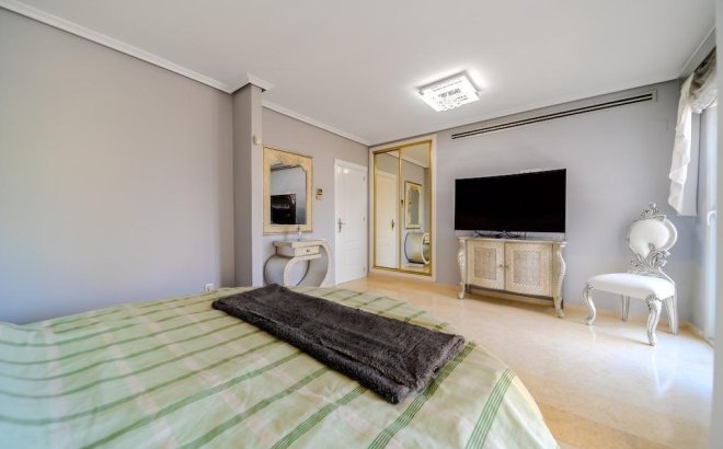Resale - Villa -
Torrevieja - Torre La Mata