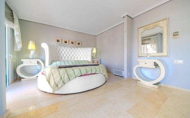 Resale - Villa -
Torrevieja - Torre La Mata