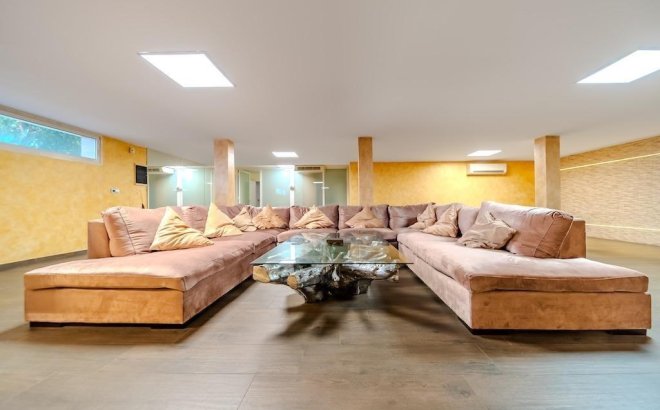 Resale - Villa -
Torrevieja - Torre La Mata