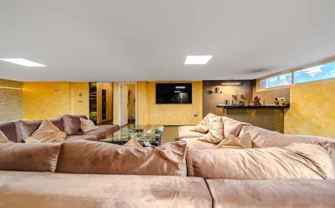 Resale - Villa -
Torrevieja - Torre La Mata
