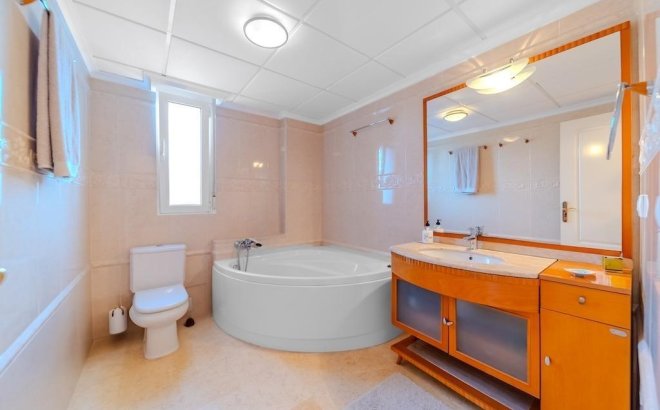 Resale - Villa -
Torrevieja - Torre La Mata