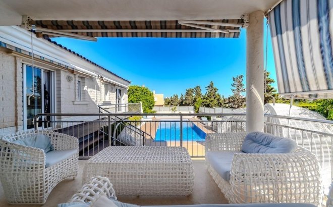 Resale - Villa -
Torrevieja - Torre La Mata