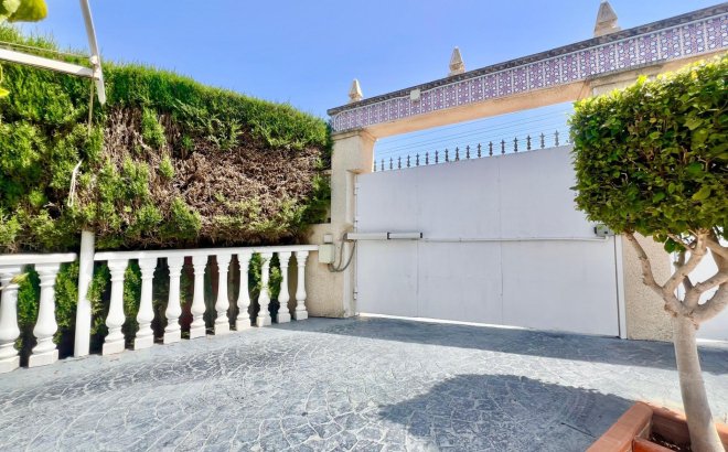 Revente - Villa -
Torrevieja - Los Balcones - Los Altos del Edén