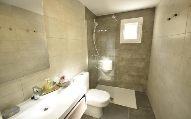 Resale - Apartment -
Orihuela Costa - Campoamor