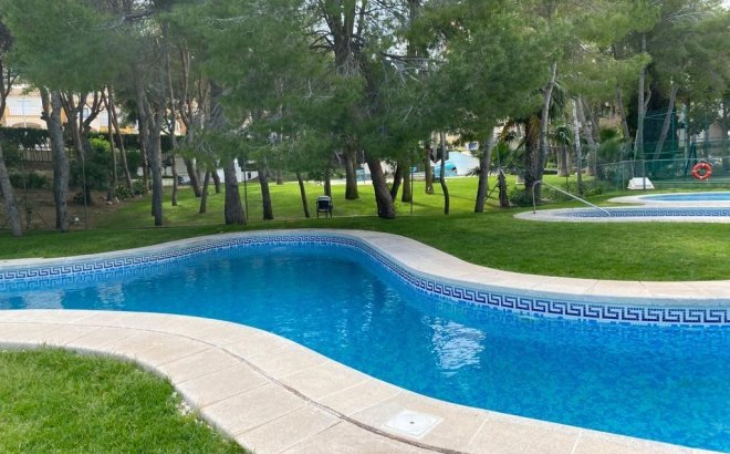 Resale - Apartment -
Orihuela Costa - Campoamor