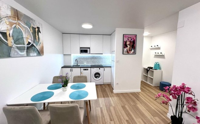Resale - Apartment -
Torrevieja - Estacion De Autobuses