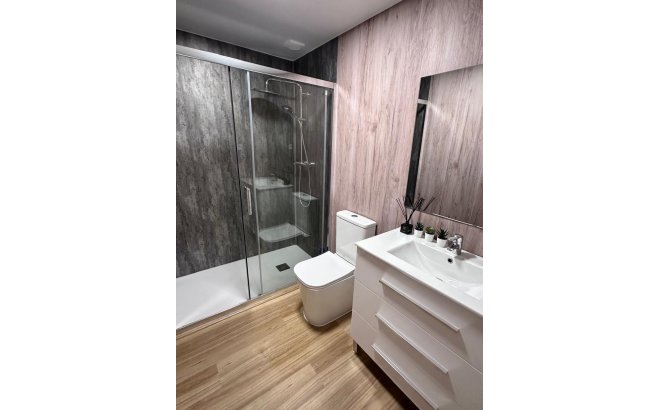 Resale - Apartment -
Torrevieja - Estacion De Autobuses