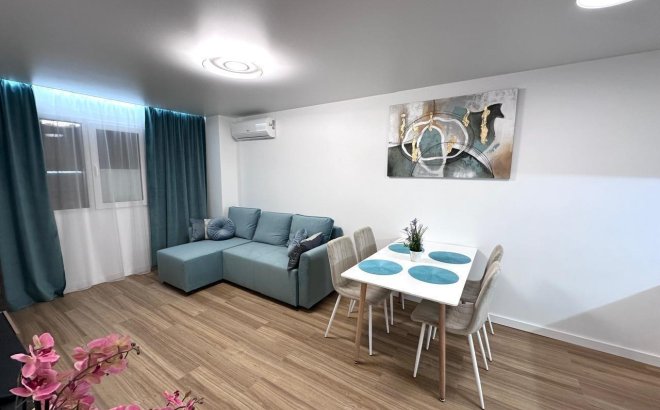 Resale - Apartment -
Torrevieja - Estacion De Autobuses