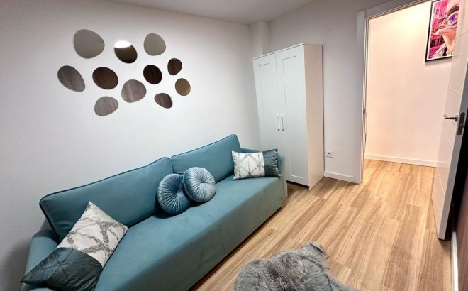 Resale - Apartment -
Torrevieja - Estacion De Autobuses