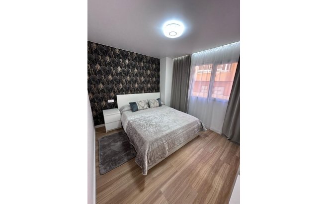 Resale - Apartment -
Torrevieja - Estacion De Autobuses