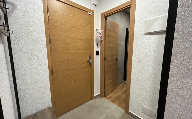 Resale - Apartment -
Torrevieja - Estacion De Autobuses