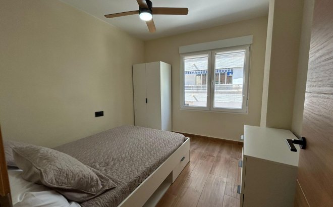 Resale - Apartment -
Torrevieja - Estacion De Autobuses