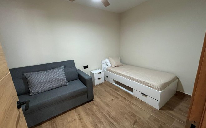 Resale - Apartment -
Torrevieja - Estacion De Autobuses
