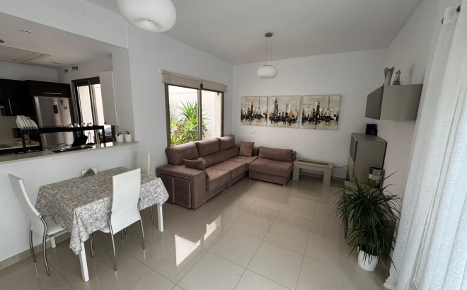 Resale - Town House -
Torrevieja - Punta Prima