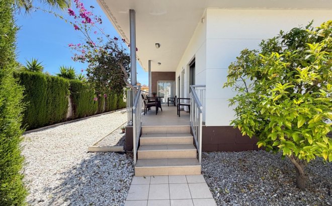 Revente - Villa -
Ciudad Quesada - Doña Pepa