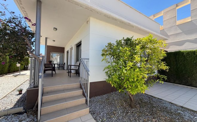 Revente - Villa -
Ciudad Quesada - Doña Pepa