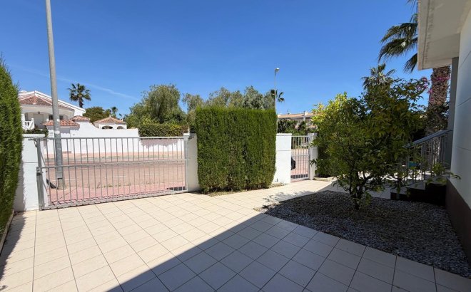 Revente - Villa -
Ciudad Quesada - Doña Pepa