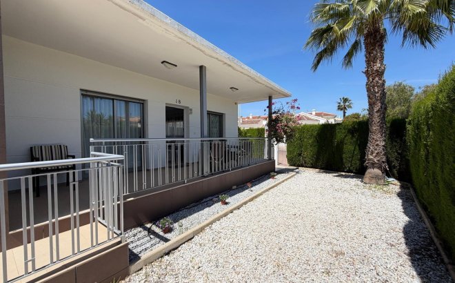 Revente - Villa -
Ciudad Quesada - Doña Pepa