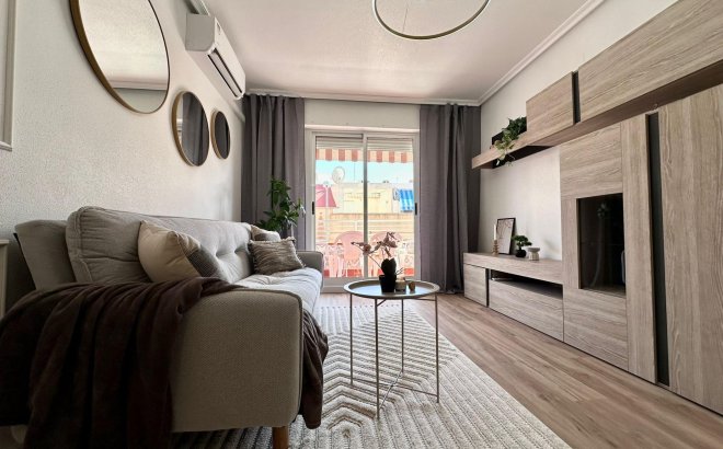 Resale - Apartment -
Torrevieja - Habaneras