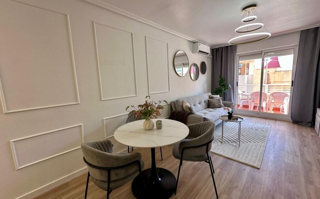 Resale - Apartment -
Torrevieja - Habaneras