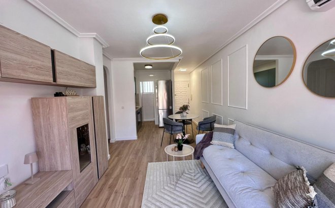 Resale - Apartment -
Torrevieja - Habaneras