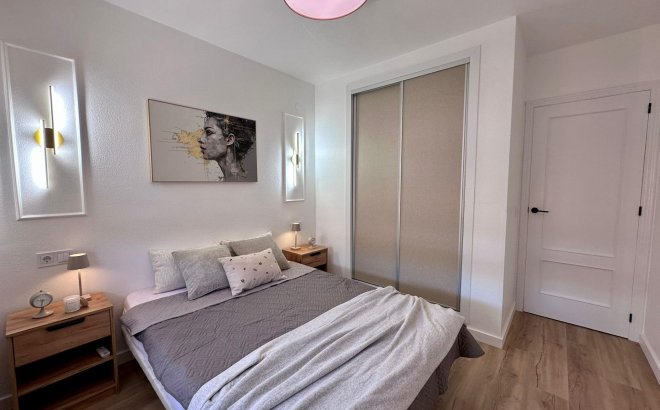 Resale - Apartment -
Torrevieja - Habaneras