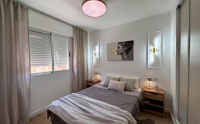 Resale - Apartment -
Torrevieja - Habaneras