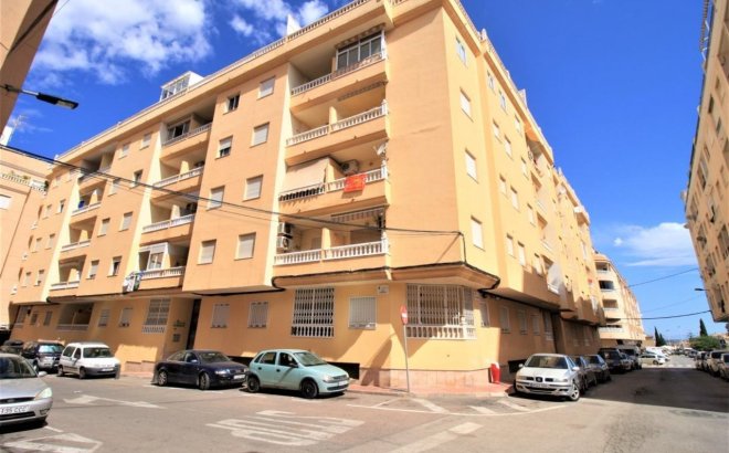 Resale - Apartment -
Torrevieja - Centro