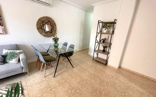 Resale - Apartment -
Torrevieja - Centro