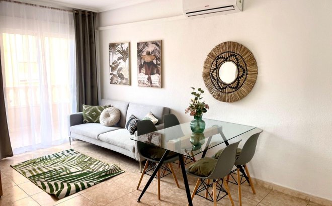Resale - Apartment -
Torrevieja - Centro