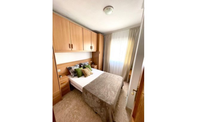 Resale - Apartment -
Torrevieja - Centro