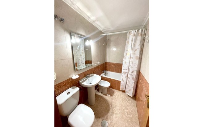 Resale - Apartment -
Torrevieja - Centro