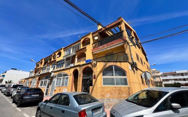 Resale - Apartment -
Torrevieja - Centro