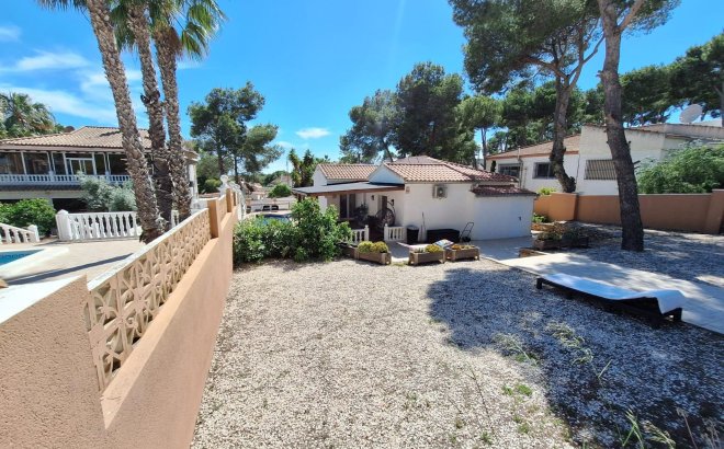 Resale - Villa -
Pilar de la Horadada - Pinar de Campoverde
