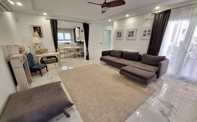 Resale - Villa -
Pilar de la Horadada - Pinar de Campoverde