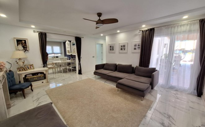 Resale - Villa -
Pilar de la Horadada - Pinar de Campoverde