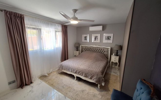 Resale - Villa -
Pilar de la Horadada - Pinar de Campoverde