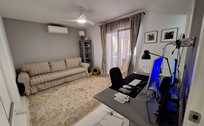 Resale - Villa -
Pilar de la Horadada - Pinar de Campoverde