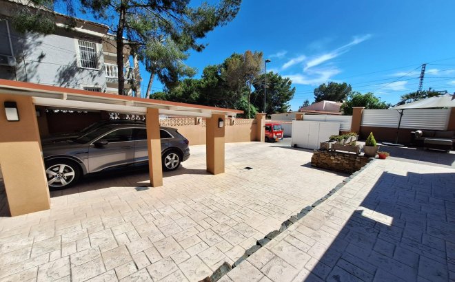 Resale - Villa -
Pilar de la Horadada - Pinar de Campoverde