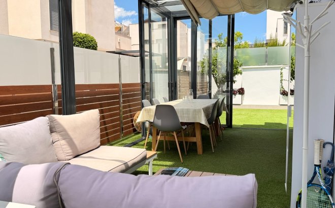 Resale - Villa -
Torrevieja - Aguas Nuevas