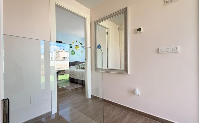 Resale - Villa -
Torrevieja - Aguas Nuevas