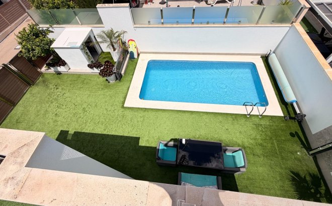 Resale - Villa -
Torrevieja - Aguas Nuevas