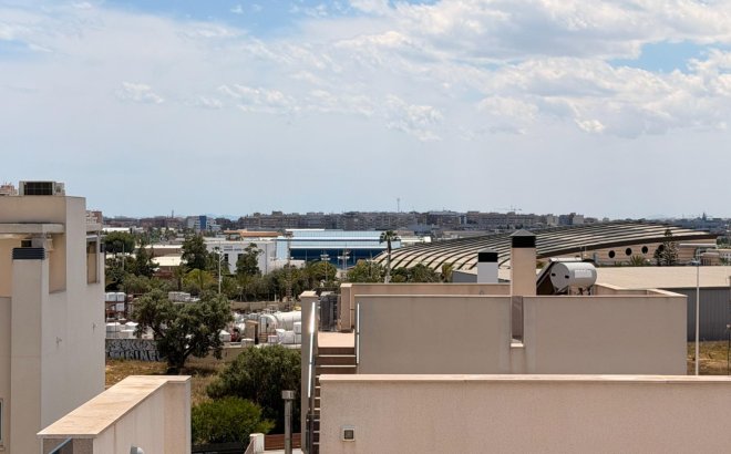 Resale - Villa -
Torrevieja - Aguas Nuevas