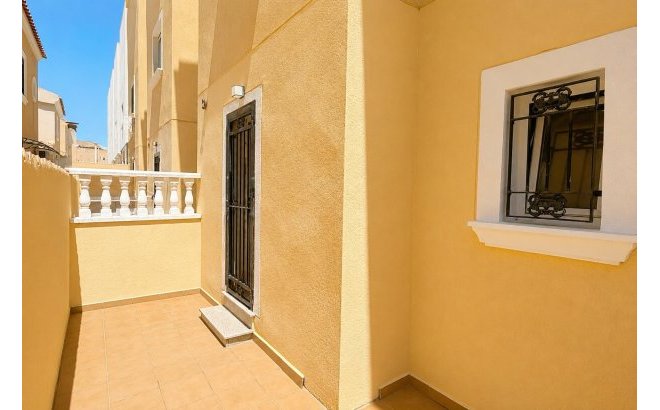 Resale - Town House -
Campoamor - Costa Blanca