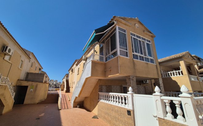 Resale - Bungalow -
Torrevieja - Costa Blanca