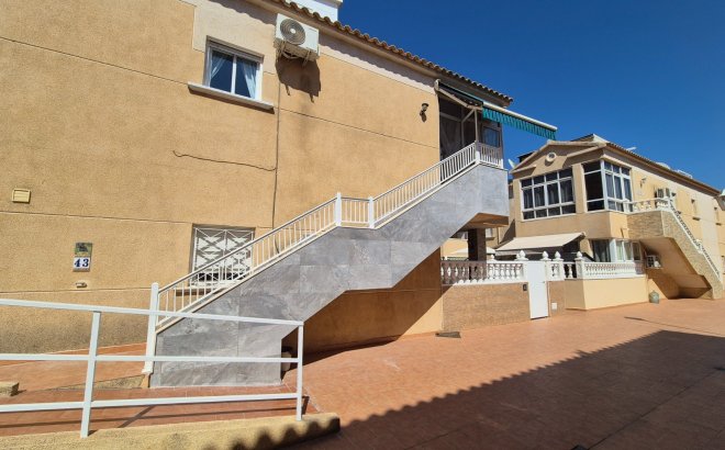 Resale - Bungalow -
Torrevieja - Costa Blanca
