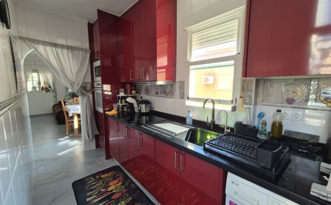 Resale - Bungalow -
Torrevieja - Costa Blanca